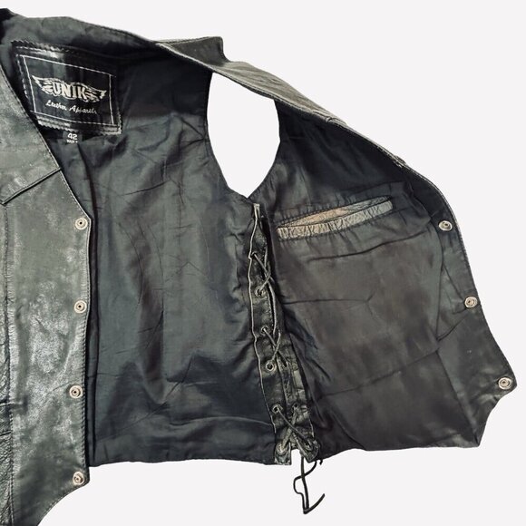 UNIK Men's Black Leather Motorcycle Vest Sz 42 Snaps Lace-Up Sides Pockets Biker - Picture 8 of 16